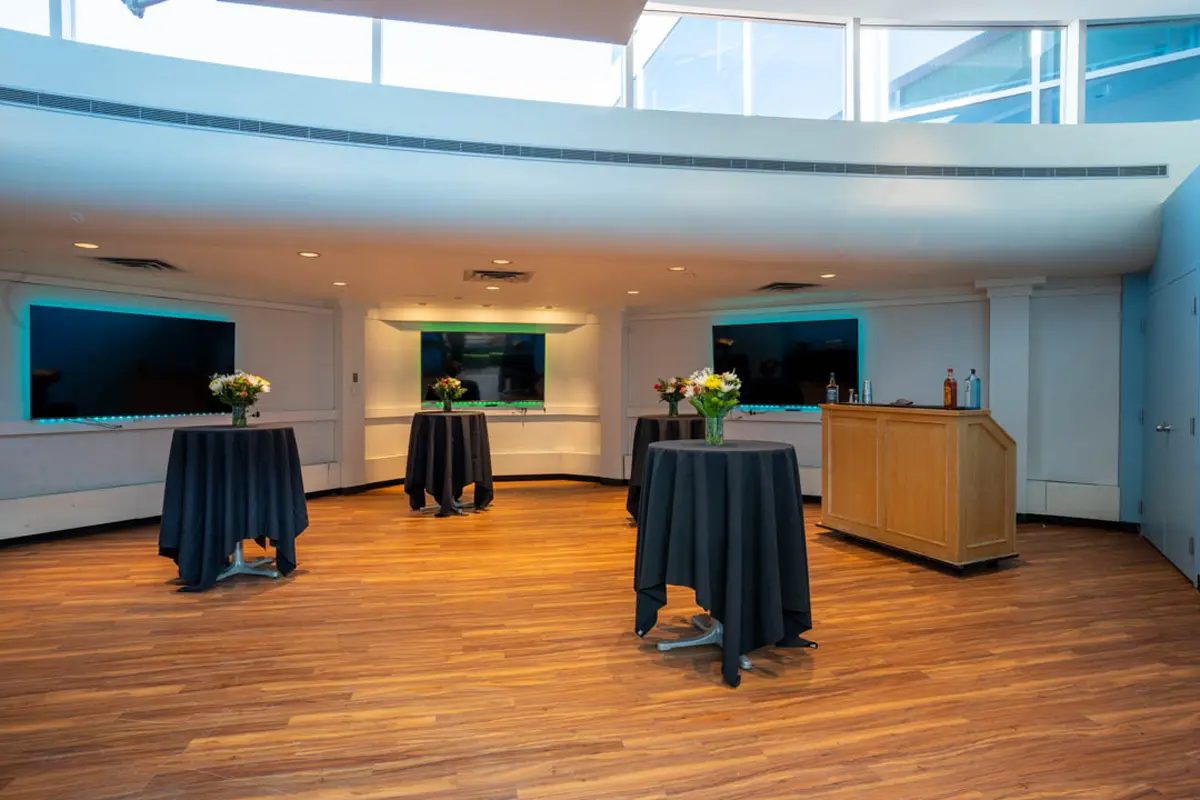 west gate social  bar